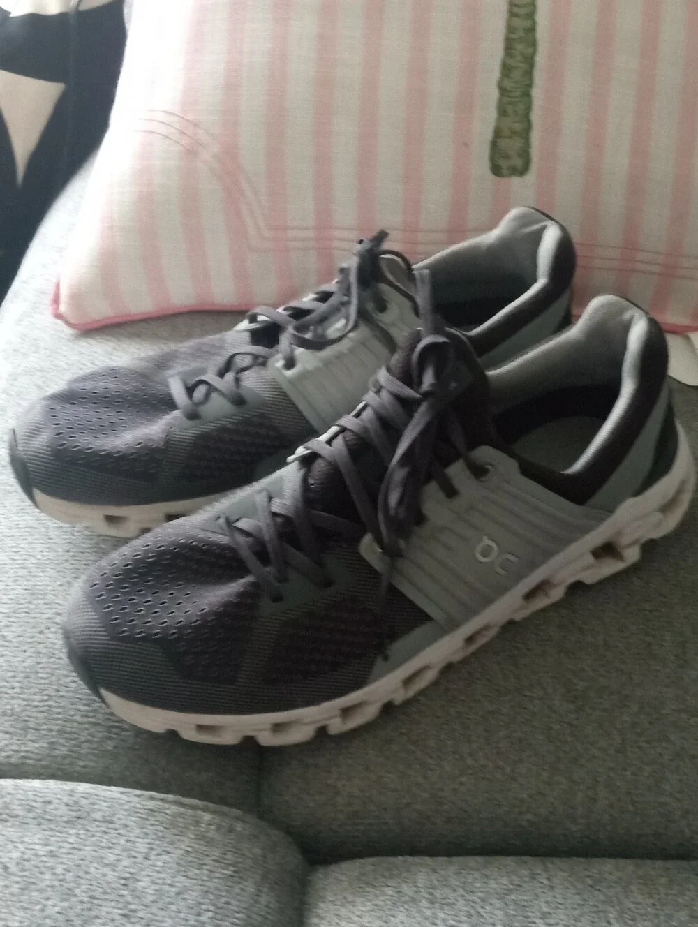 On Running Men's Charcoal Gray and White Athletic Trainers